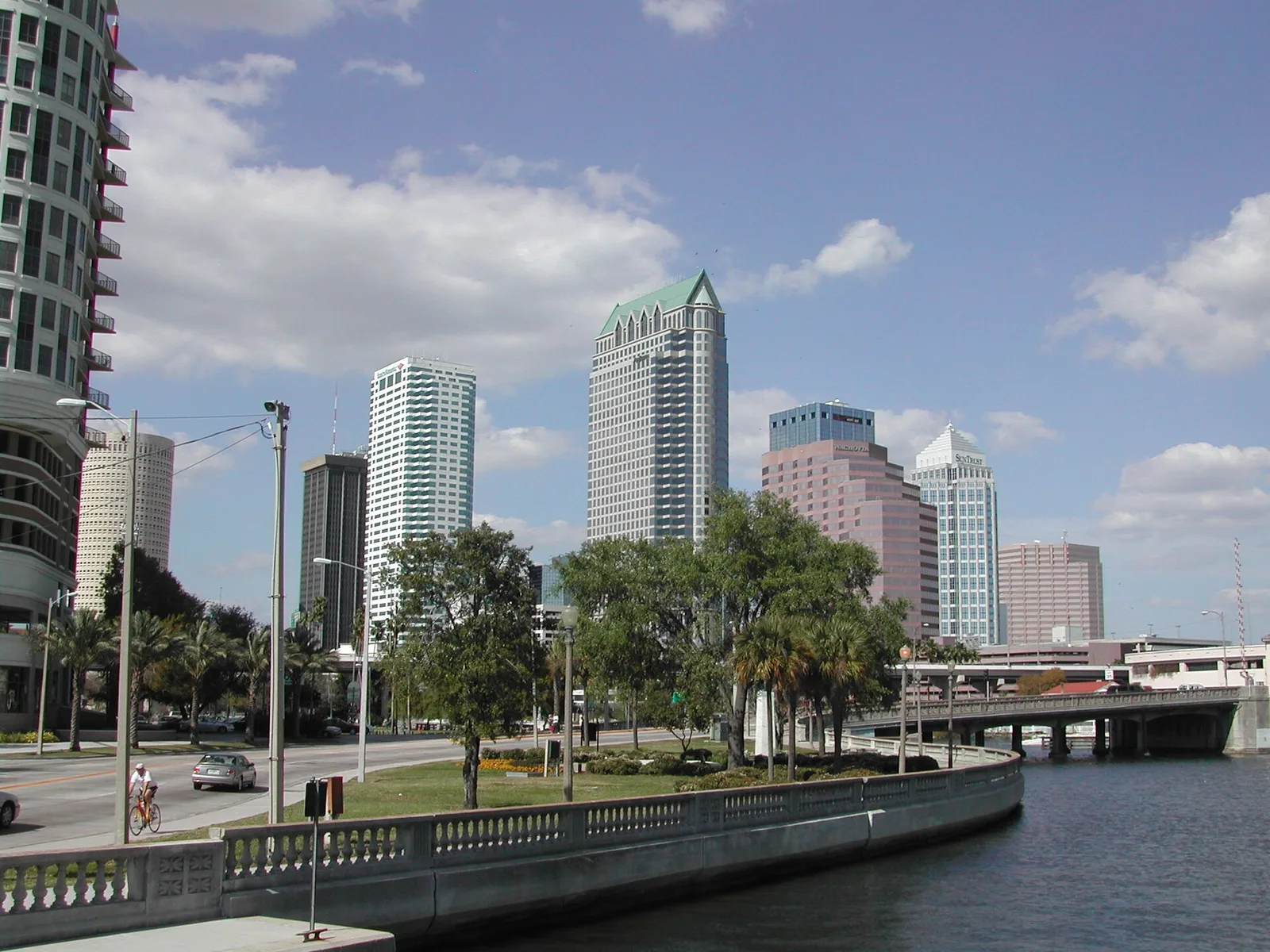 Bayshore Boulevard's balustrade and the downtown Tampa skyline, at the north end of the Children's Gasparilla route