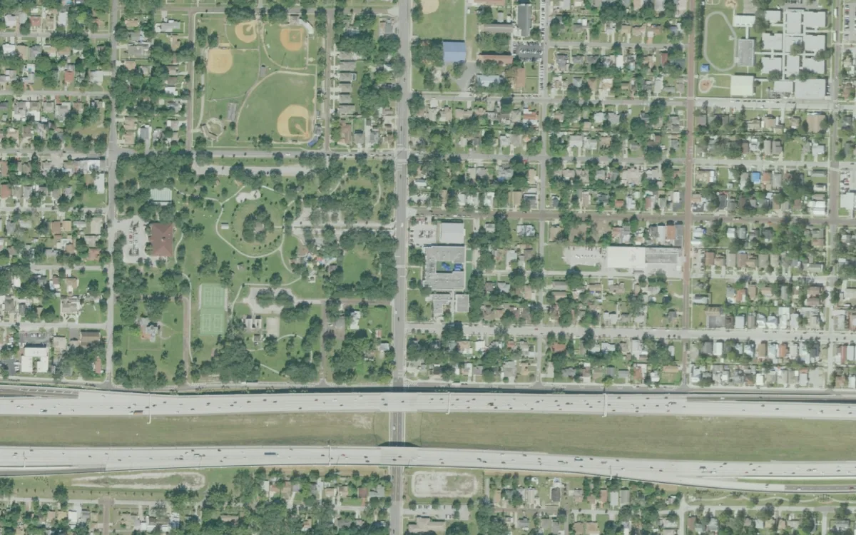MacFarlane Park Elementary Magnet and the blocks around it on North MacDill Avenue, Tampa, seen from the air