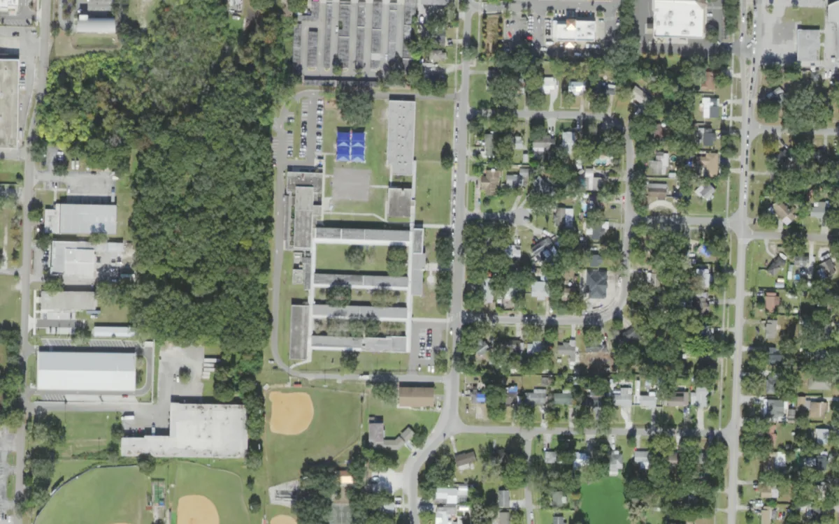 Mendenhall Elementary and the blocks around it on North Mendenhall Drive, Tampa, seen from the air