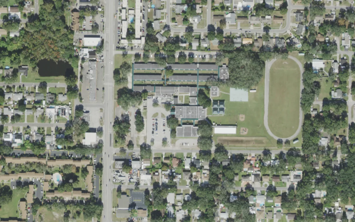 Oak Grove Elementary and the blocks around it on North Armenia Avenue, Tampa, seen from the air
