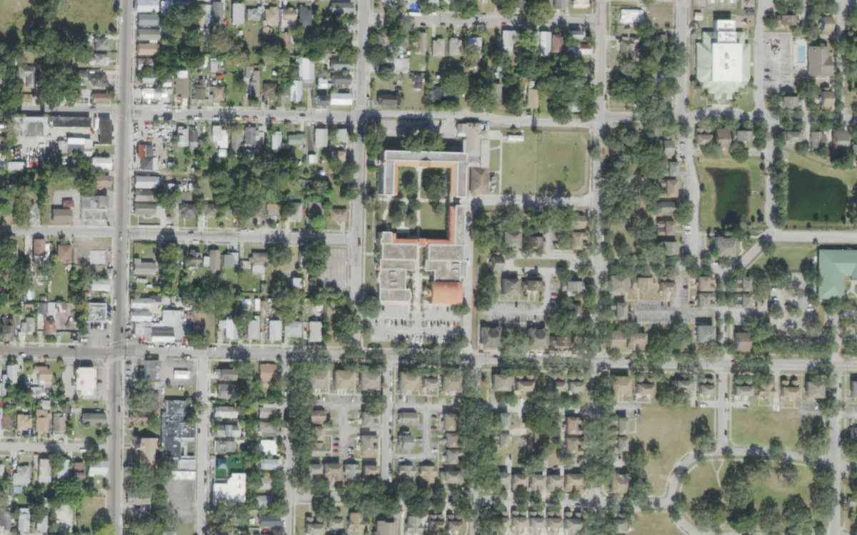 Orange Grove Middle Magnet and the blocks around it on North 16th Street, Tampa, seen from the air
