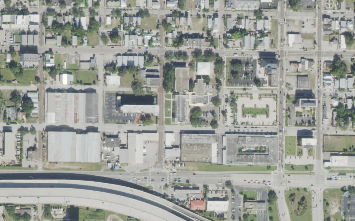 Shore Elementary Magnet and the blocks around it on East 2nd Avenue, Tampa, seen from the air