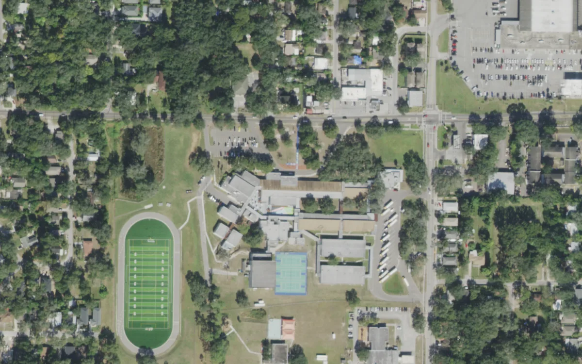 Sligh Middle Magnet and the blocks around it on East Sligh Avenue, Tampa, seen from the air