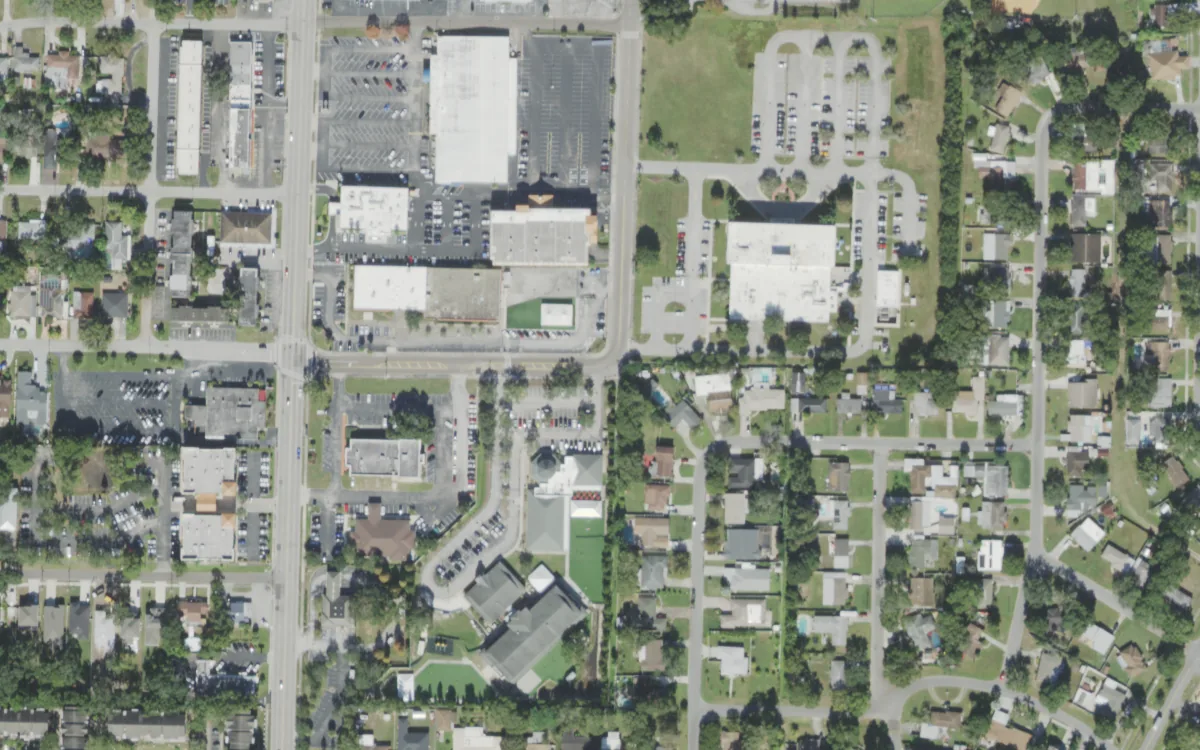 Trinity School for Children and the blocks around it on West Osborne Avenue, Tampa, seen from the air