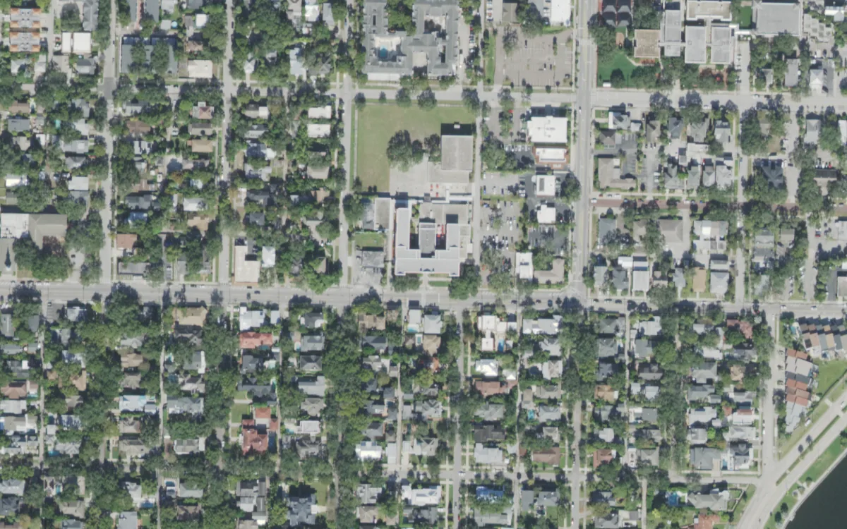 Wilson Middle and the blocks around it on West Swann Avenue, Tampa, seen from the air