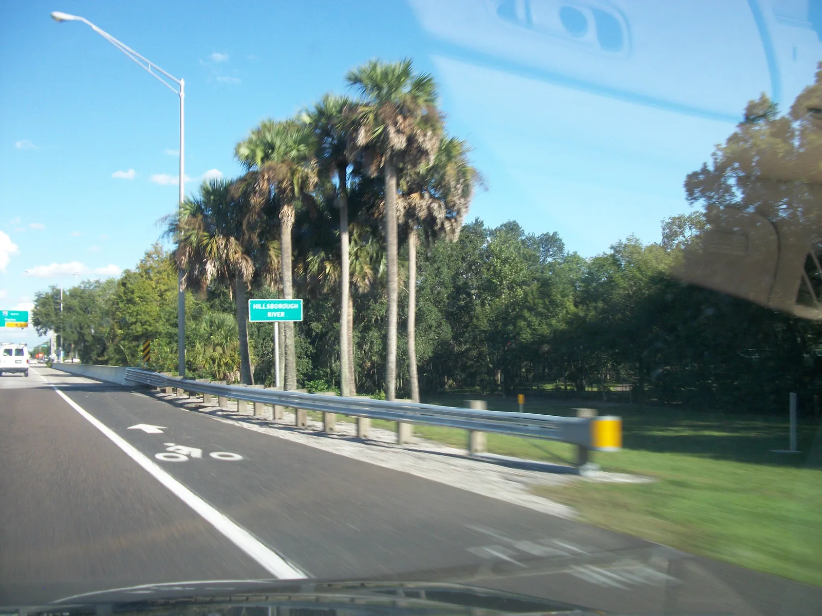 Eastbound Fowler Avenue (State Road 582) approaching its bridge over the Hillsborough River, on the road between north Tampa and Temple Terrace.